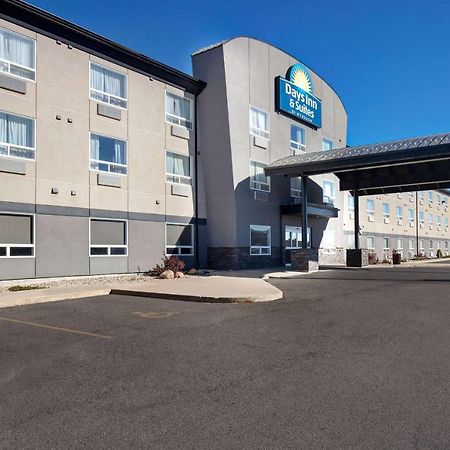 Days Inn & Suites By Wyndham Yorkton Exteriör bild