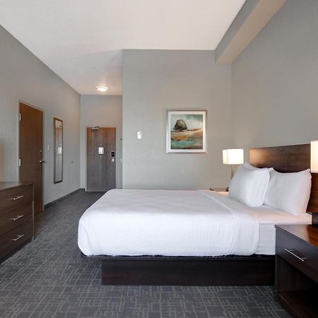 Days Inn & Suites By Wyndham Yorkton Exteriör bild
