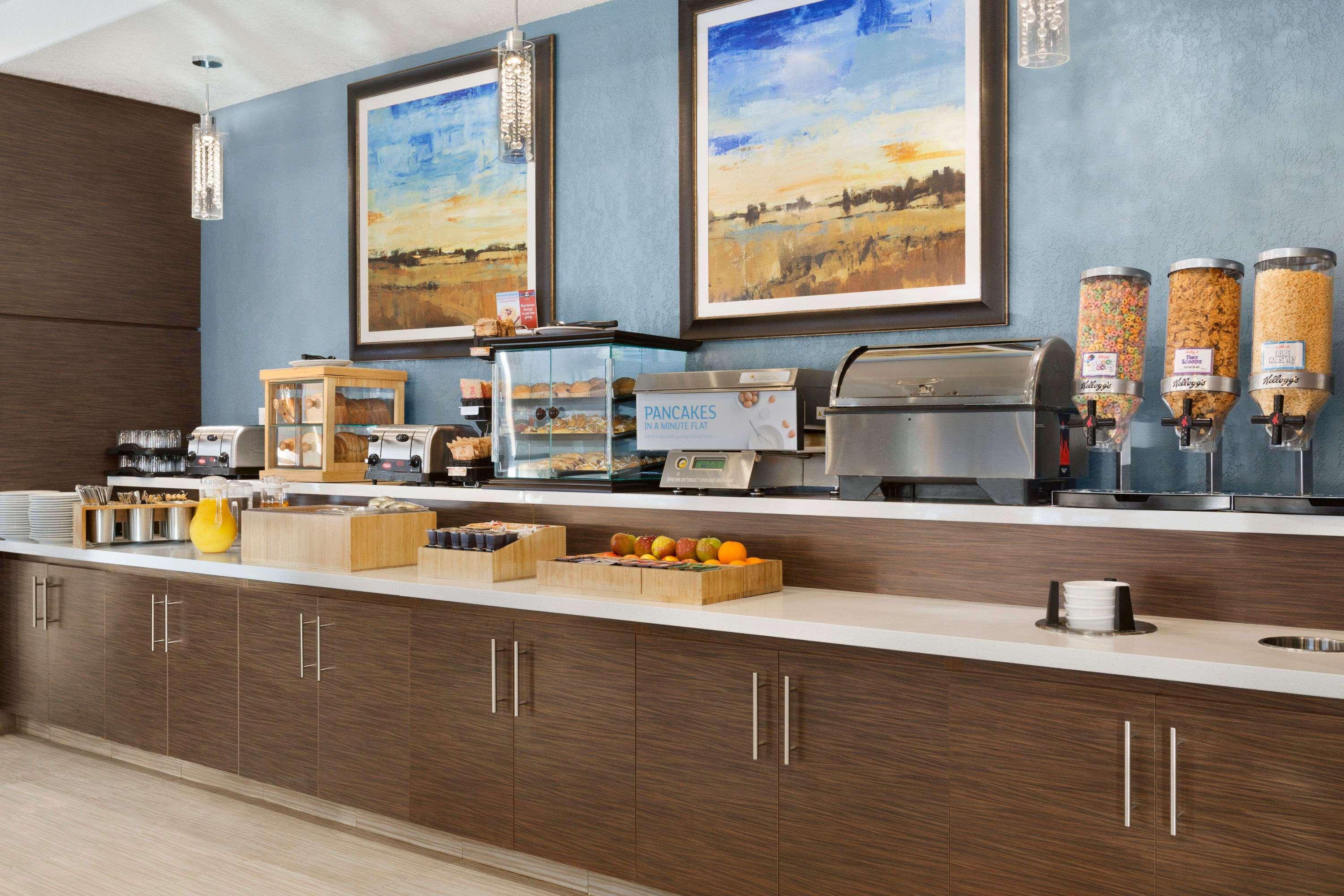 Days Inn & Suites By Wyndham Yorkton Exteriör bild