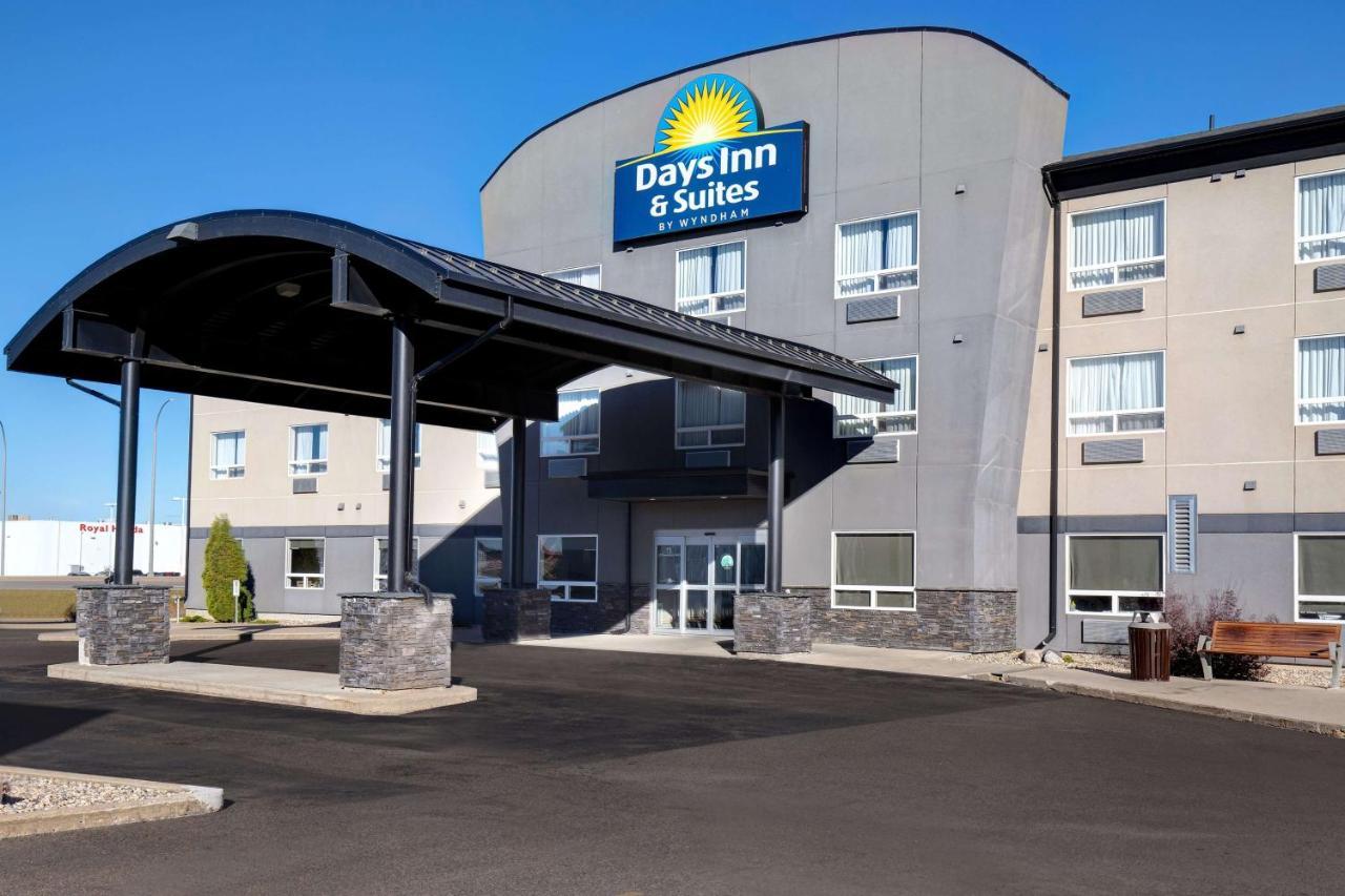 Days Inn & Suites By Wyndham Yorkton Exteriör bild
