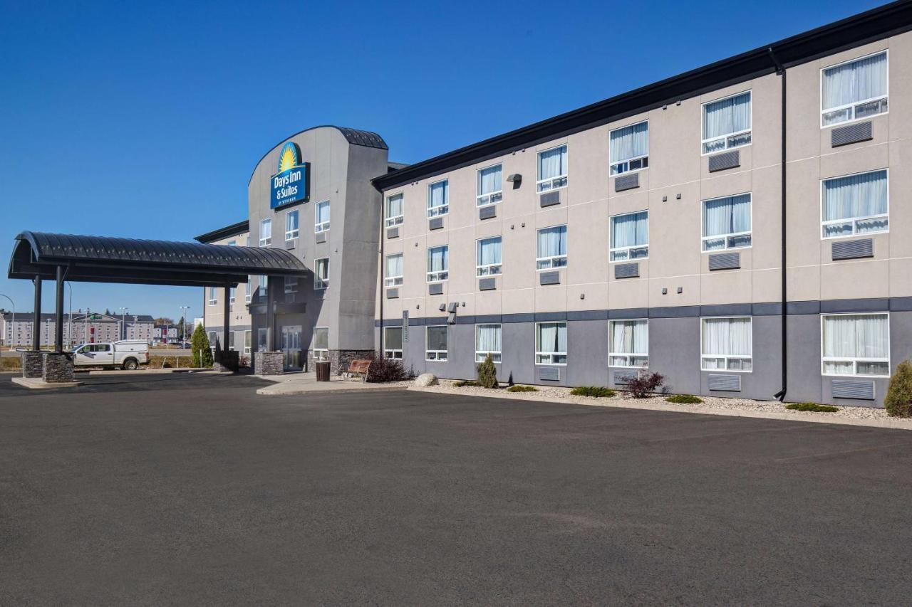 Days Inn & Suites By Wyndham Yorkton Exteriör bild