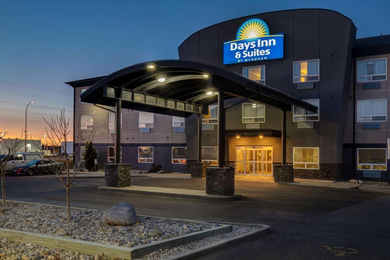 Days Inn & Suites By Wyndham Yorkton Exteriör bild
