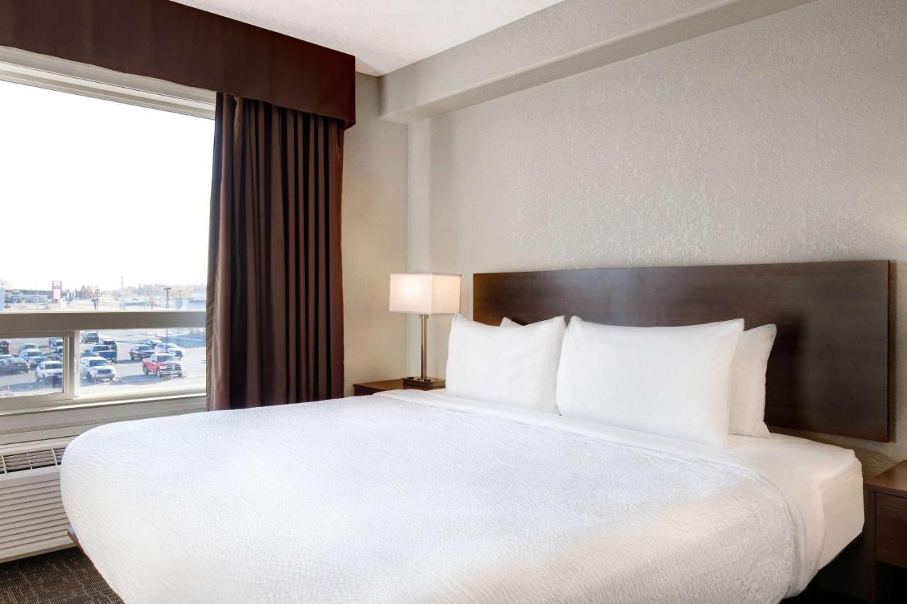 Days Inn & Suites By Wyndham Yorkton Exteriör bild