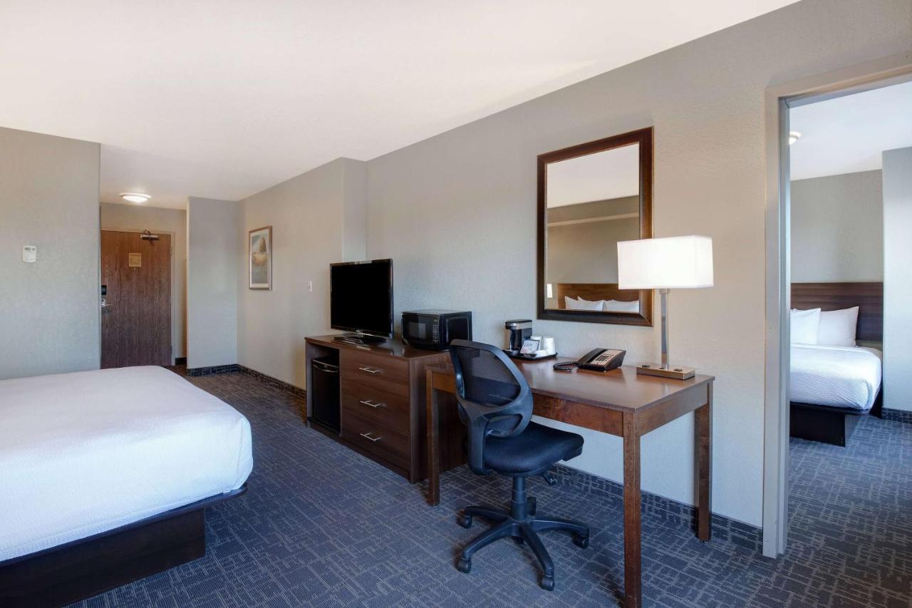 Days Inn & Suites By Wyndham Yorkton Exteriör bild