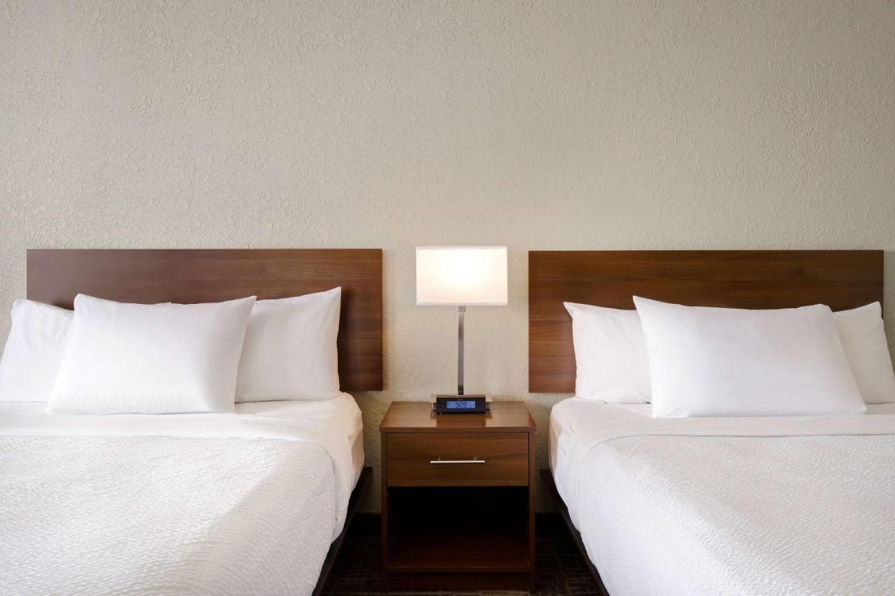 Days Inn & Suites By Wyndham Yorkton Exteriör bild