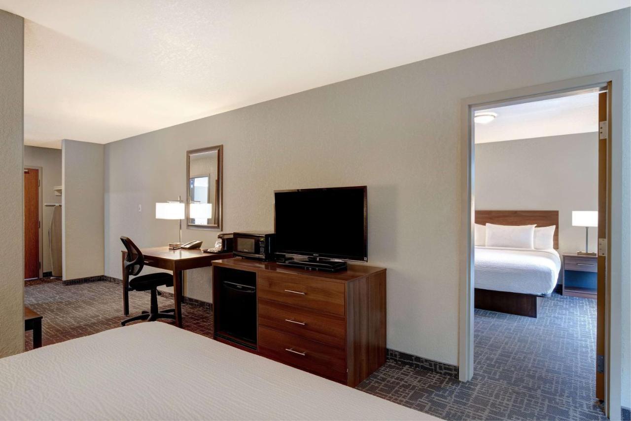 Days Inn & Suites By Wyndham Yorkton Exteriör bild