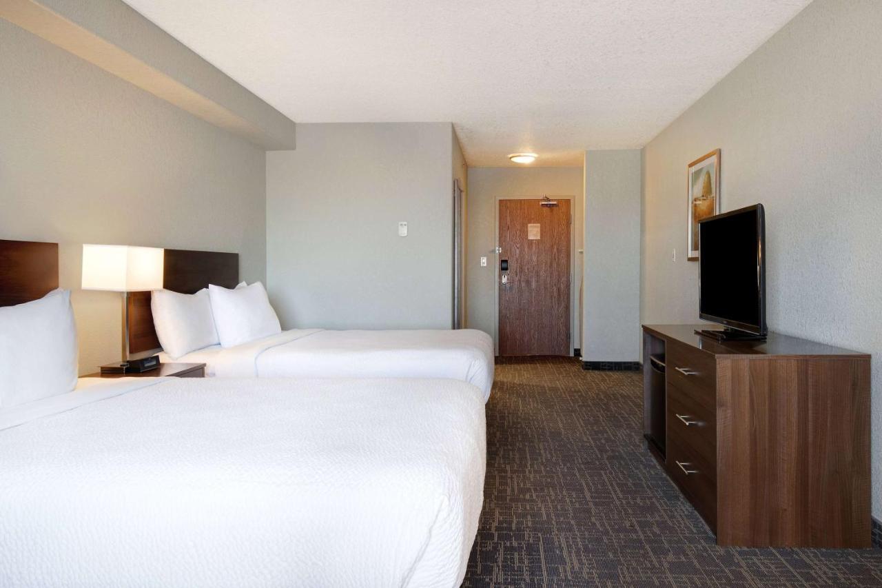 Days Inn & Suites By Wyndham Yorkton Exteriör bild