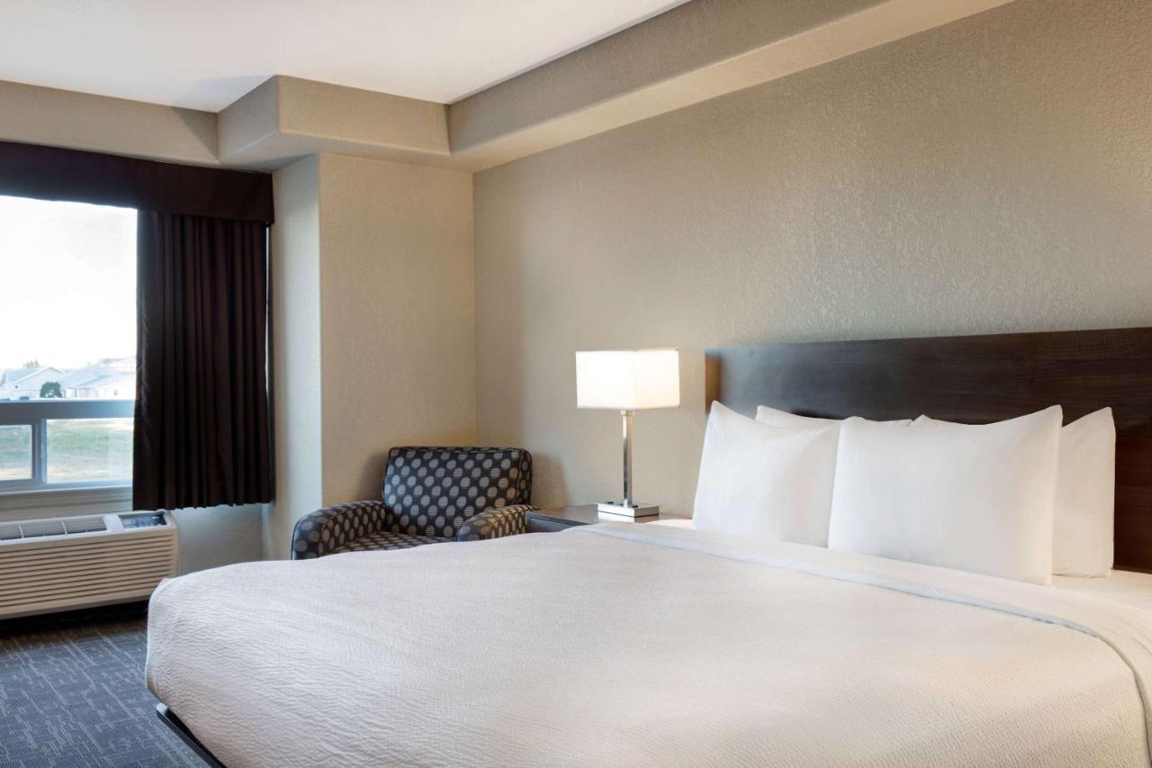 Days Inn & Suites By Wyndham Yorkton Exteriör bild