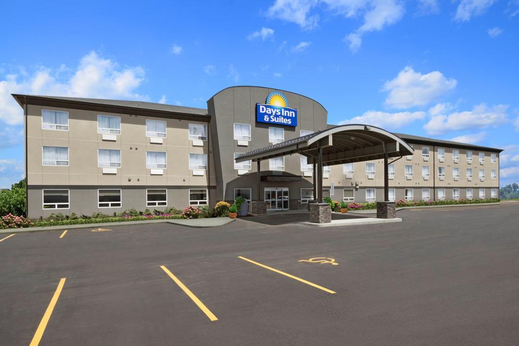 Days Inn & Suites By Wyndham Yorkton Exteriör bild