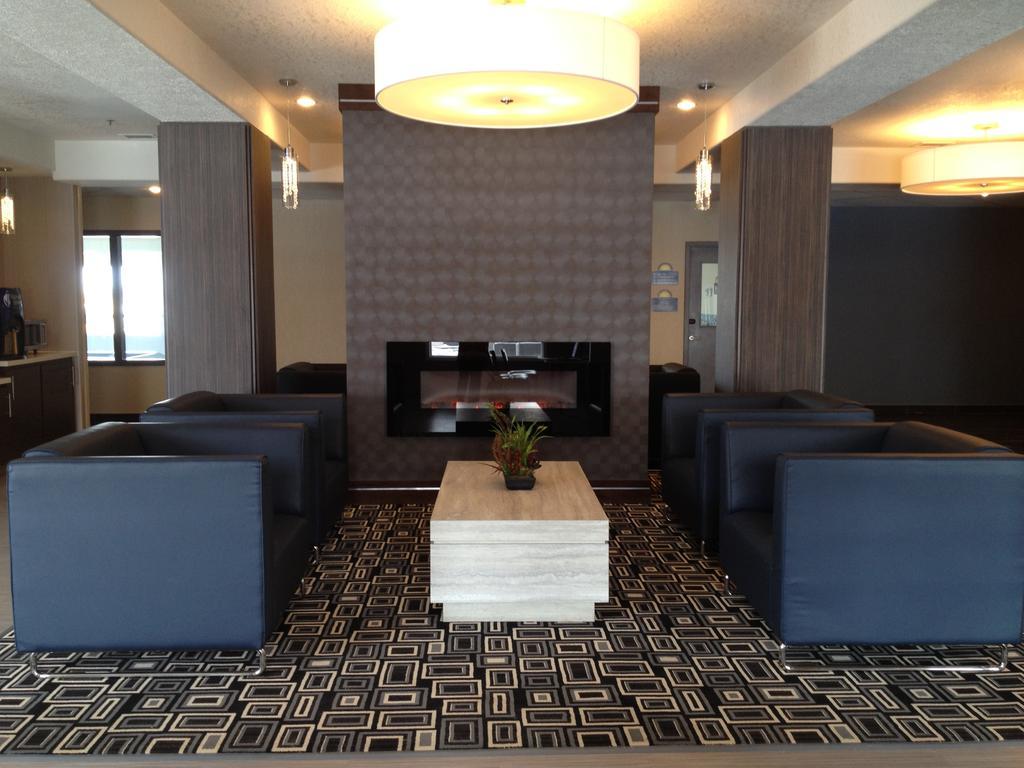 Days Inn & Suites By Wyndham Yorkton Exteriör bild
