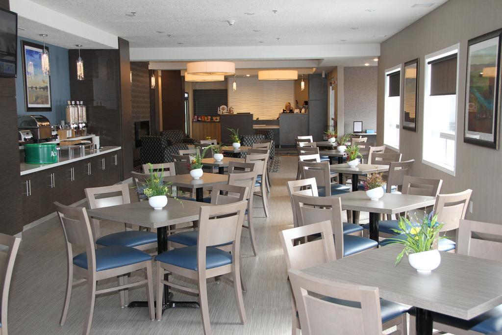 Days Inn & Suites By Wyndham Yorkton Exteriör bild