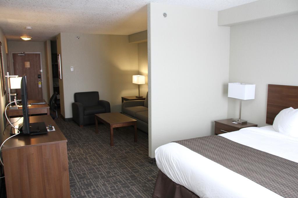 Days Inn & Suites By Wyndham Yorkton Exteriör bild
