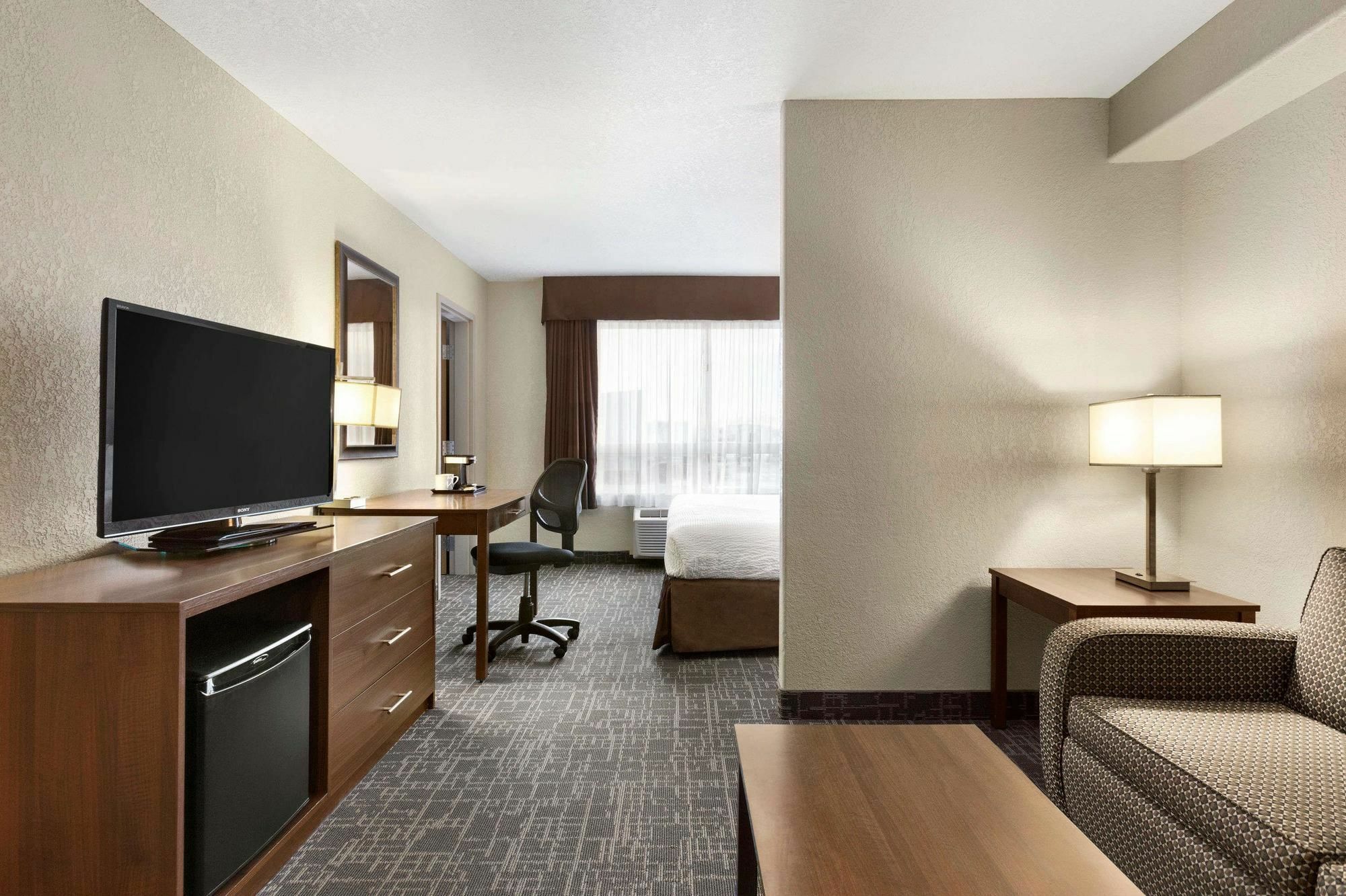 Days Inn & Suites By Wyndham Yorkton Exteriör bild
